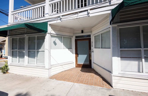 Historic Seaport Apartment | Commodore's Cove - One block from Duval St
