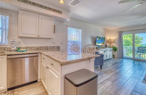 Indian Rocks Beach Condo | Completely remodeled 2/2 Beachside Condo.