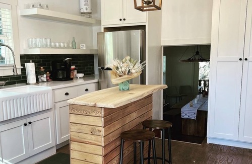 New Braunfels Cottage | Completely renovated 1930s Cottage on the Guadalupe River. Ideal location!