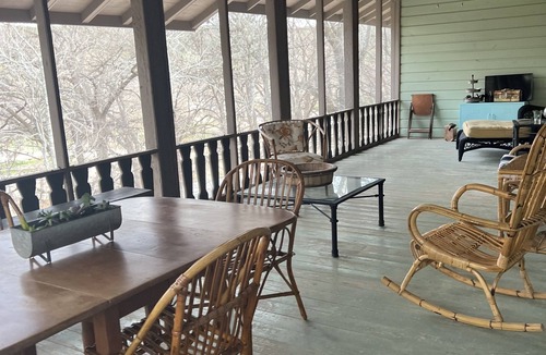 New Braunfels Cottage | Completely renovated 1930s Cottage on the Guadalupe River. Ideal location!
