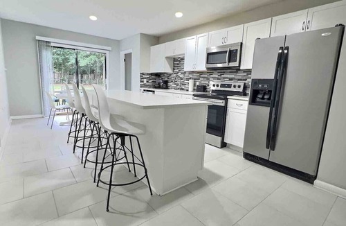 Hyde Park House | Conant White: Sleeps4! 2Bd/1Bth Comfort Living!