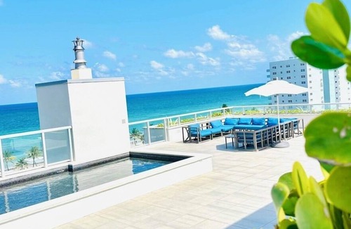 Hollywood Condo | CONDO @Hollywood BEACH ✦Rooftop POOL and HOT Tub ✦STEPS to BEACH ✦ PET Friendly!