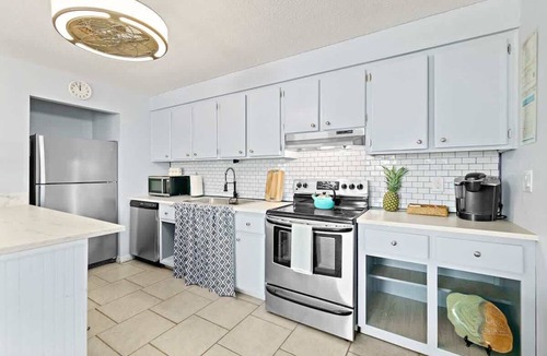 Cape Caneveral Beach Gardens Condo | Condo | Pool | Walk to the beach
