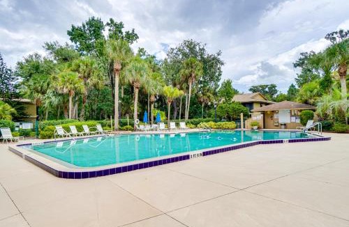 Deltona Lakes House | Condo w/Pool & Beach Access Near Theme Park