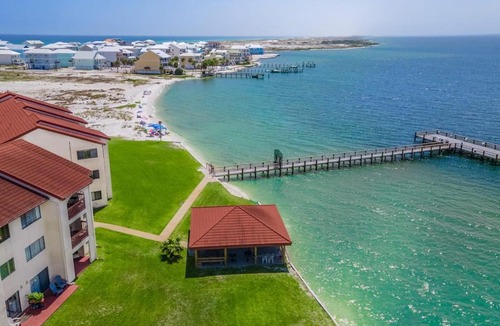 Navarre Beach House | Condo with private balcony pool grills central AC & WD