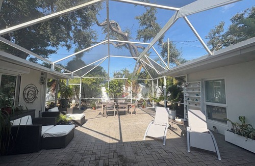 Indian Beach Sapphire Shores House | Contemporary Single Family 3 bedroom property