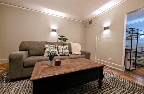 Florence Apartment | Contemporary Style