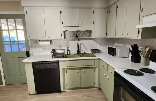 Boiling Springs House | Convenient 2BR, Fast Wi-Fi + Full Kitchen