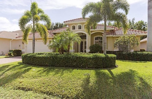 Willoughby Acres House | Conveniently Located, 4BR/3BA, Den, Pool, Close to Beach