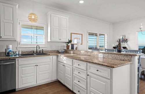 Rockport House | Copano Bay Waterfront | Private Fishing Pier & Kayaks