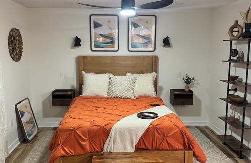 Ponce De Leon Hotel | Copper Creek-Cozy Couples Cabin