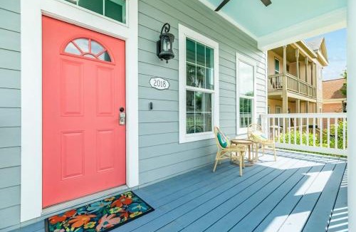 San Jacinto House | Coral Cottage - Enjoy the Posh Life! Heated Pool, Spa, Fireplace!
