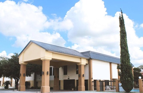 New Braunfels Hotel | Coratel Inn & Suites By Jasper New Braunfels IH-35 EXT 189- 2 Queen Bed NS
