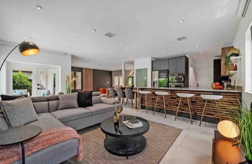 Country Walk House | Corsica Luxe Villa/BBQ, Heated Pool, Games & Fun