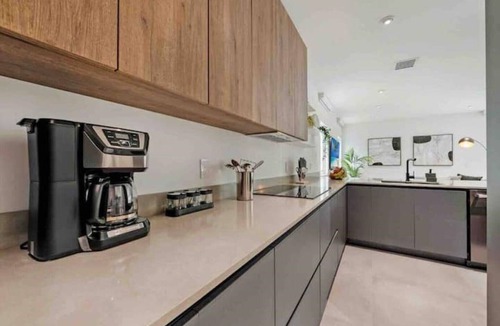 Country Walk House | Corsica Luxe Villa/BBQ, Heated Pool, Games & Fun