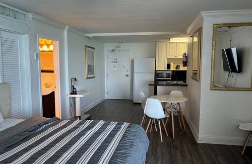 Galt Mile Hotel | CORTUGAFestivalSpecial Seaside EfficienyHotelRoomwithDoubleBeds atThe OceanManor