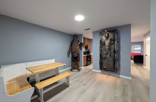 Westside Condo | Cosmic Quarters, Whole House, Sleeps 6