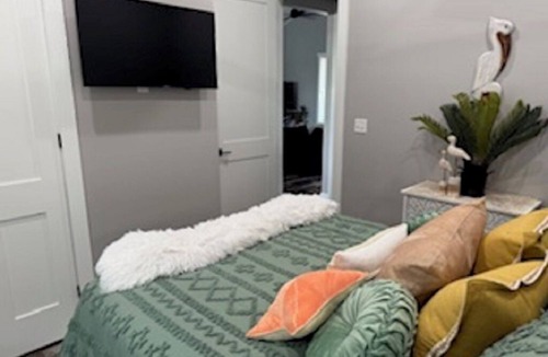 Steinhatchee Resort | Cottage 81 The Hatch House-THIRD NIGHT FREE-Close to pool