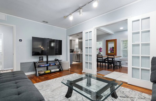 Gainesville House | Cottage By UF - Walk to Stadiums, Campus and Midtown