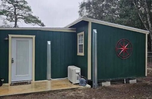 Hernando Cottage | Cottage slps 4 with 2 beds, ice mach, washer/Dryer,kitchenette,hot tub, pets.