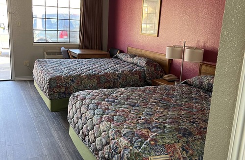 Lackland Terrace Hotel | Country Inn Motel