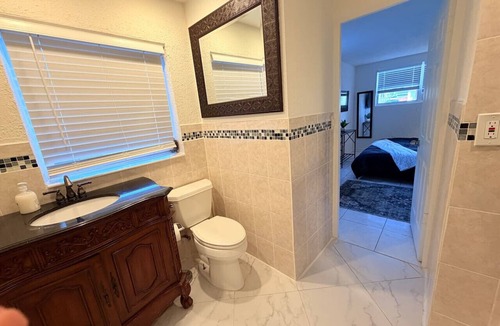 Wilton Manors Condo | Couple Suite Private Bath Garden Private entry