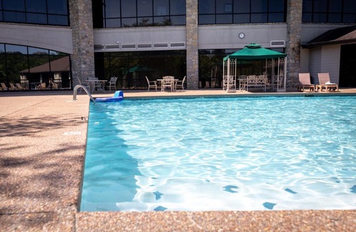 Branson West Apartment | Couples Condo Retreat Overlooking Golf Course