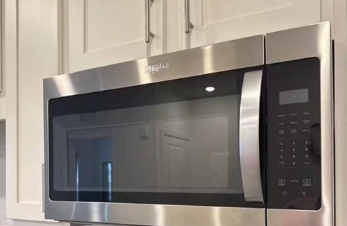 Golden Glades - The Woods Apartment | Cozy 1-bedroom apartment ! Minutes to Mayo clinic & Beach