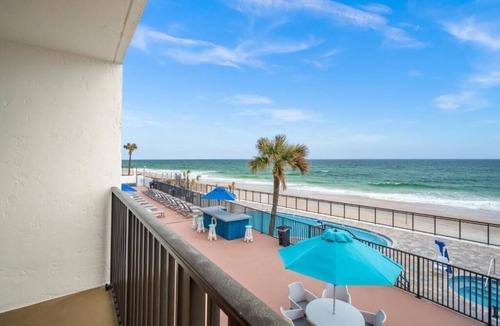 New Britain Apartment | Cozy 1-bedroom apartment with AC in pleasant Ormond Beach Tropic sun