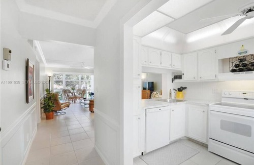 Lauderdale-by-the-Sea Condo | Cozy 1-bedroom condo across the street from the beach!