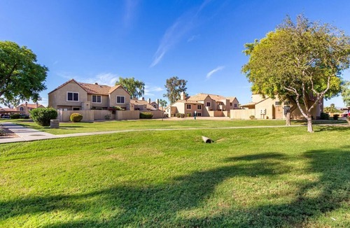 Villa De Paz Condo | Cozy 1-bedroom condo near State Farm Stadium and Dodger's spring training field.