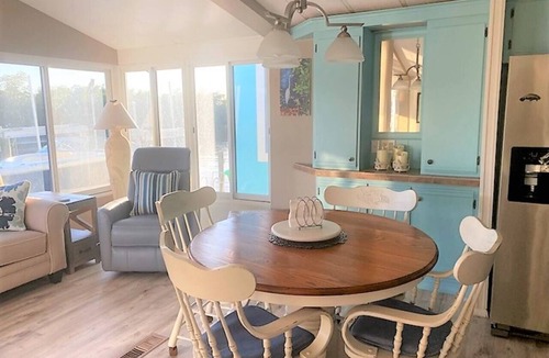 Hutchinson Island South Cottage | Cozy 1-bedroom cottage in gorgeous Jensen Beach gated community