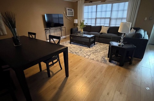 Ives Estates House | Cozy 1-bedroom suite in beautiful Miami with AC and pool