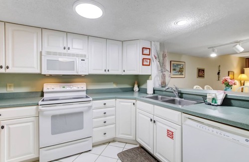 Fernandina Beach Condo | Cozy 2 bed/2 bath, Steps to The Beach, 2021 Beachwood