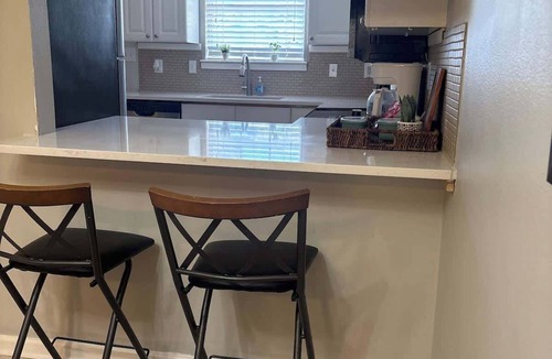 Bryant Apartment | Cozy 2 Bedroom - 1.5 Bath Apartment - Bryant 2