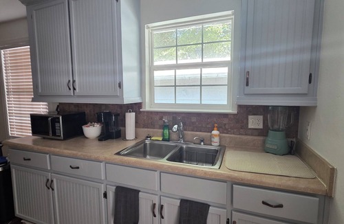 Pensacola House | Cozy 2 bedroom 1 bath Cottage