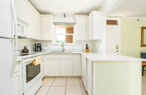 Melbourne Beach Condo | Cozy 2-bedroom condo with private beach access, in lovely Melbourne Beach