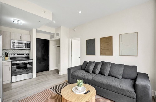 Flamingo/Lummus Apartment | Cozy 2BR/2BA SoBe Escape 1 Min to the Ocean 203