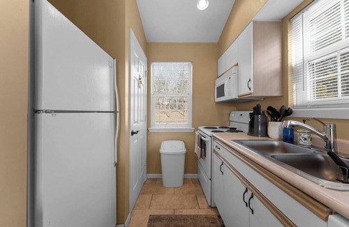 Branson Apartment | Cozy 2BR Condo with a View and Amenities!