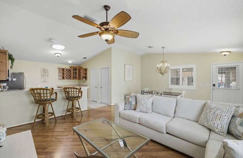 Liberty Park House | Cozy 2BR Mins to Lake Sumter & Sawgrass | Kingbed