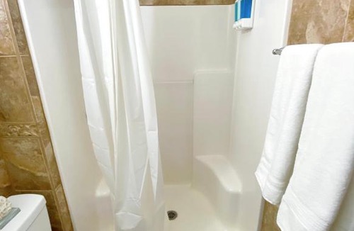 Tampa House | Cozy 3 Bedroom 2 bathroom house 5 minutes away from TPA International Airport