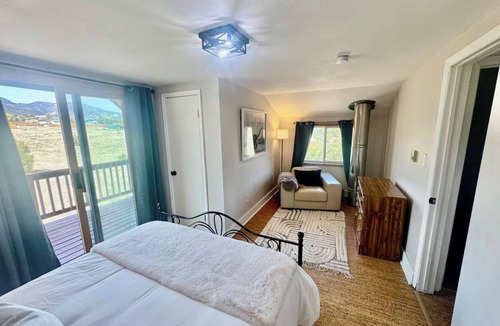 Howard Cabin | Cozy 3-bedroom mountain cabin with breathtaking 360 degree view