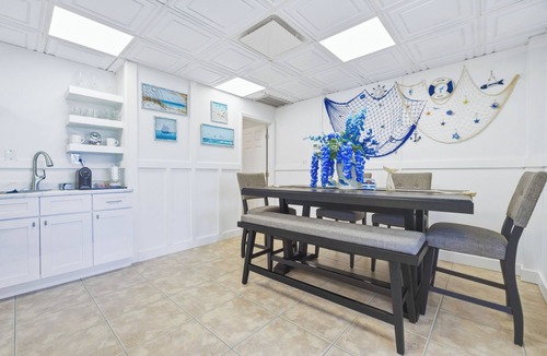 Port Richey Apartment | Cozy 6PPL Waterfront Cabin: BBQ, Firepit & Fishing