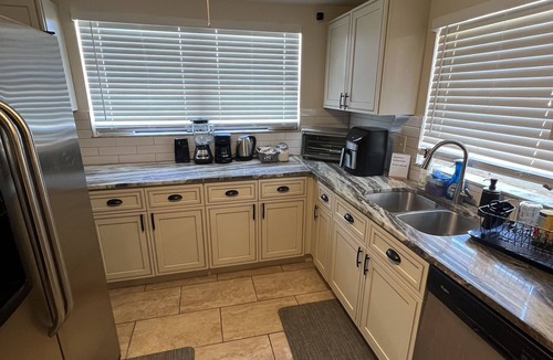 Southwest House | Cozy and Modern home 10 minutes from the beach !