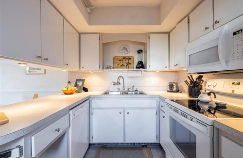 Venice Condo | Cozy Beachside Ground-Floor Condo – Steps to the Shore