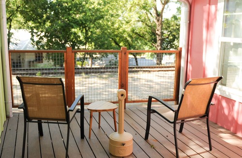 New Braunfels Cabin | Cozy Cabin near the Comal River-Cabin #5- Railroad Theme. Walk to Wurstfest