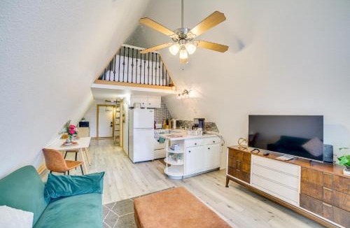 Rockaway Beach Apartment | Cozy Cabin w/Fire Pit: Walk to Lake Taneycomo!
