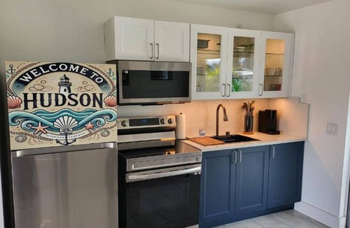 Hudson Beach Estates House | Cozy Canal Home