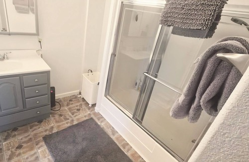 Walsenburg Apartment | Cozy & Clean Casita w/Hammocks & Disc Golf
