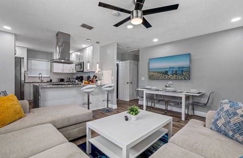 Sulphur Springs Apartment | Cozy & Completely Remodeled 2 Bedroom Apartment